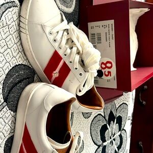 I’m selling my Ballys went white calf plain size 8.5